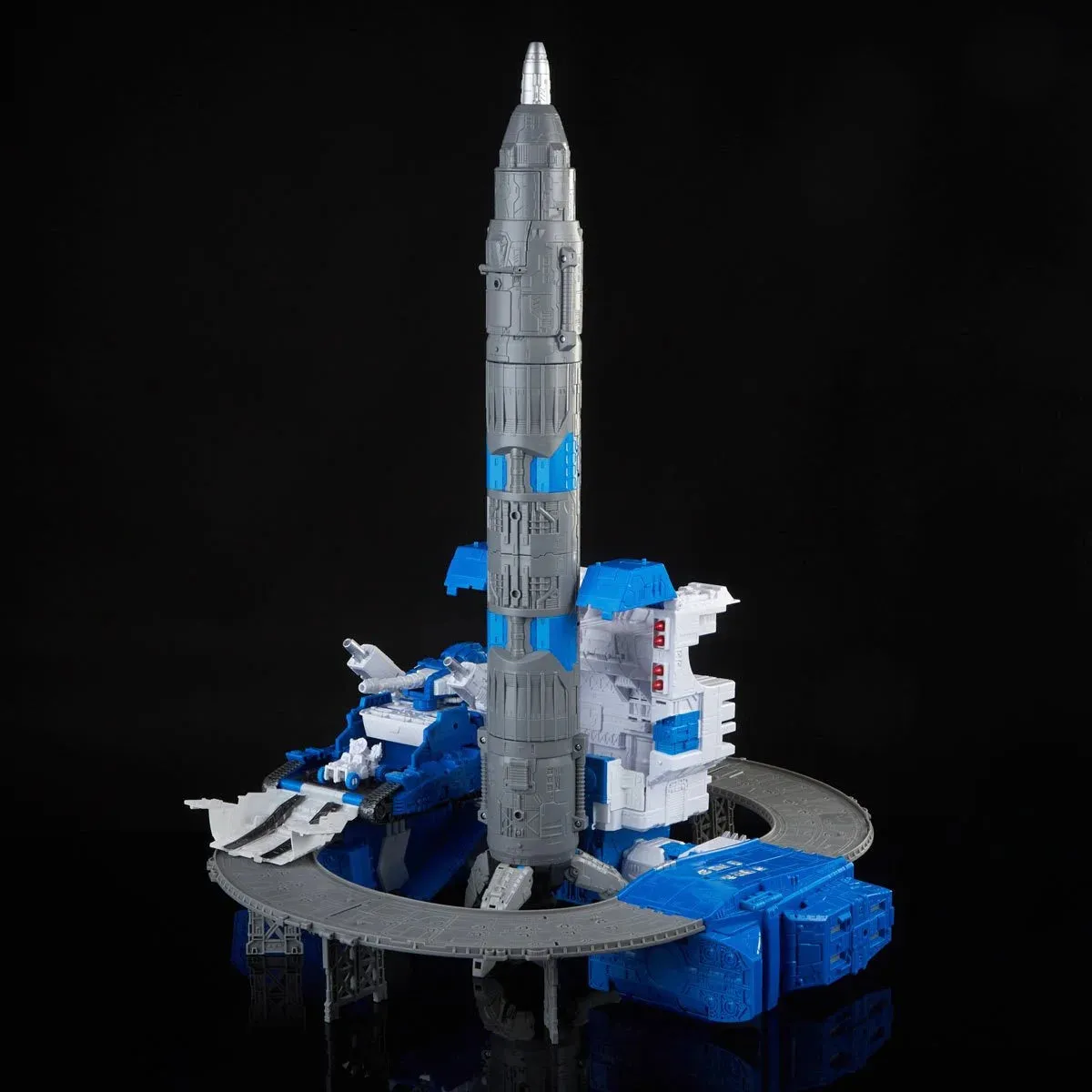 Transformers: Legacy Generations Selects Titan Guardian Robot & Lunar-Tread