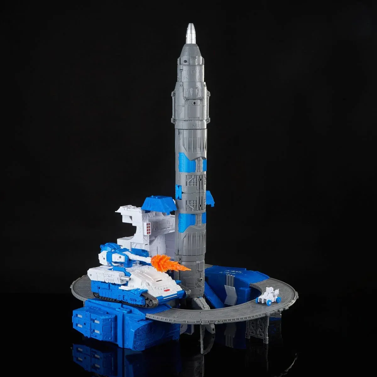 Transformers: Legacy Generations Selects Titan Guardian Robot & Lunar-Tread